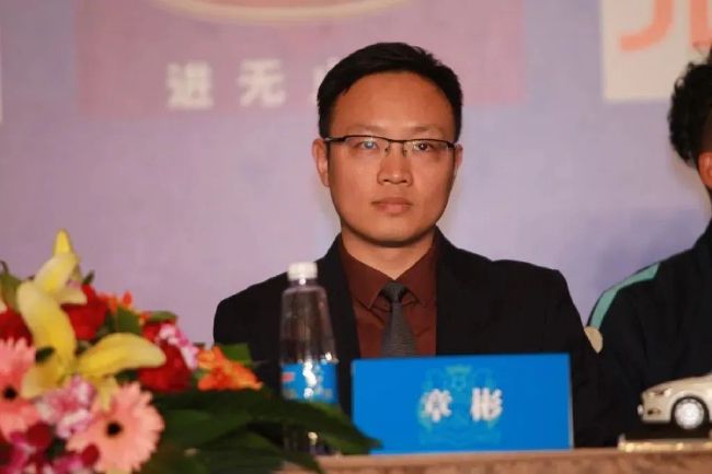 沙欣球员生涯出道于多特，2005年到2011年、2013年到2018年两度效力多特一线队，退役后走上教练岗位，担任安塔利亚体育主帅。